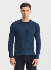 PAKO LORENTE – Ciemnoniebieski sweter męski. Swetry męskie Pako Lorente, bez wzorów, z nylonu, bez kołnierzyka, bez ramiączek. Za 119.99 zł.