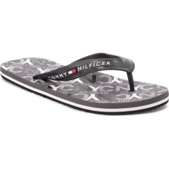 Japonki TOMMY HILFIGER - City Print Beach Sandal FM0FM01361 Black 990. Klapki i japonki męskie marki Tommy Hilfiger. W wyprzedaży za 109.00 zł.