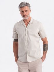 Męska koszula z krótkim rękawem i kubańskim kołnierzem - kremowa V7 - Rozmiar: XL. Białe koszule męskie Ombre Clothing, na lato, l, bez wzorów, z bawełny, bez kołnierzyka, bez ramiączek. W wyprzedaży za 59.99 zł.