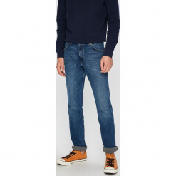 Wrangler - Jeansy Greensboro. Niebieskie jeansy męskie Wrangler, z bawełny. Za 329.90 zł.