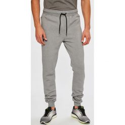 Under Armour - Spodnie Threadborne Stacked Jogger. Długie spodnie sportowe męskie marki Under Armour. W wyprzedaży za 219.90 zł.