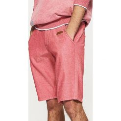 Klasyczne szorty - Czerwony. Sztyblety męskie marki Cropp. W wyprzedaży za 39.99 zł.