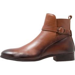 Shoe The Bear ALEX Botki brown. Brązowe buty zimowe męskie Shoe The Bear, z materiału. W wyprzedaży za 480.35 zł.