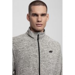 Polar męski PLM300 - szary melanż. Bluzy z polaru męskie marki 4f. W wyprzedaży za 59.99 zł.