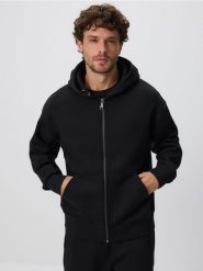 Gładka bluza z kapturem - czarny. Czarne bluzy nierozpinane męskie Reserved, l, bez wzorów, z dzianiny, z kapturem. Za 149.99 zł.