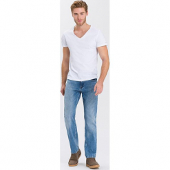 Dżinsy "Antonio" - Relax Fit - w kolorze błękitnym. Niebieskie jeansy męskie Cross Jeans, z aplikacjami. W wyprzedaży za 136.95 zł.