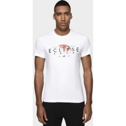 T-shirt męski TSM230 - biały. Białe t-shirty męskie 4f, m, bez wzorów, bez kołnierzyka, bez ramiączek. Za 59.99 zł.