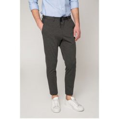 Selected - Spodnie. Szare spodnie na co dzień męskie Selected, bez wzorów, z dzianiny, casualowe. W wyprzedaży za 89.90 zł.