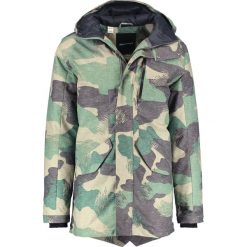 Quiksilver Płaszcz puchowy grape leaf. Płaszcze męskie marki Quiksilver. W wyprzedaży za 1,079.20 zł.