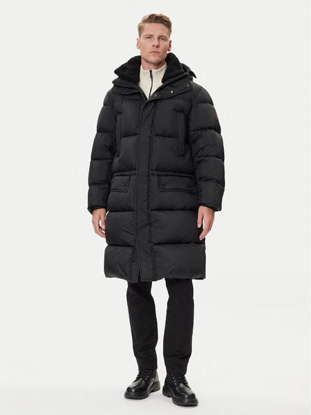 BOSS Kurtka zimowa Omont 50543617 Czarny Oversize. Czarne kurtki męskie Boss, na zimę, m, bez wzorów, z syntetyku, bez ramiączek, bez kaptura. Za 1,749.00 zł.