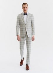 PAKO LORENTE – Beżowe spodnie garniturowe w kratę. Brązowe eleganckie spodnie męskie Pako Lorente, bez wzorów, z elastanu, eleganckie. Za 149.99 zł.