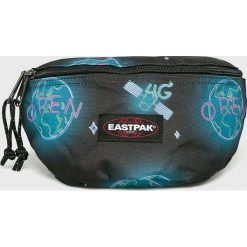 Eastpak - Nerka. Szare saszetki męskie Eastpak, w paski, z materiału. Za 79.90 zł.