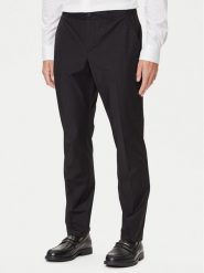 Guess Spodnie materiałowe M4YB01 WG9Z2 Czarny Regular Fit. Czarne spodnie na co dzień męskie Guess, z aplikacjami, z bawełny. Za 349.99 zł.