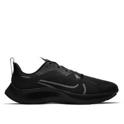 Buty do biegania męskie Nike Air Zoom Pegasus 37 Shield. Czarne buty do biegania męskie Nike, bez wzorów, z materiału, bez zapięcia, do biegania. Za 595.00 zł.