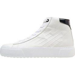 EA7 Emporio Armani TOP Sneakersy wysokie white. Białe buty sportowe na co dzień męskie EA7 Emporio Armani, z materiału. Za 929.00 zł.
