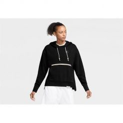 Bluza sportowa męska Nike Standard Issue. Czarne bluzy nierozpinane męskie Nike, l, bez wzorów, z kapturem. Za 391.00 zł.