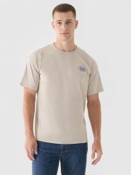 4F T-shirt oversize z nadrukiem męski - beżowy L. Brązowe t-shirty męskie 4f, l, bez wzorów, z bawełny, bez kołnierzyka, bez ramiączek. W wyprzedaży za 49.99 zł.
