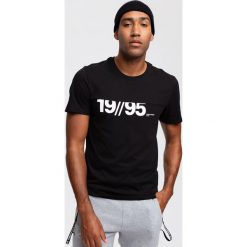 T-shirt męski TSM254 - głęboka czerń. T-shirty męskie marki 4f. W wyprzedaży za 39.99 zł.