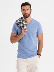 Klasyczna męska bawełniana koszulka z dekoltem w serek BASIC – niebieska V20 - Rozmiar: XL. Niebieskie t-shirty męskie Ombre Clothing, m, bez wzorów, z bawełny, bez kołnierzyka, bez ramiączek. W wyprzedaży za 29.99 zł.