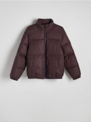 Pikowana kurtka ze stójką - mahoniowy. Brązowe kurtki męskie Reserved, l, bez wzorów, z tkaniny, bez ramiączek, bez kaptura. W wyprzedaży za 89.99 zł.