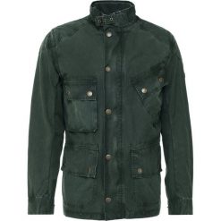 Barbour International™ TEMPO CASUAL Kurtka wiosenna sage. Brązowe kurtki męskie Barbour International™, z bawełny, casualowe. W wyprzedaży za 503.60 zł.