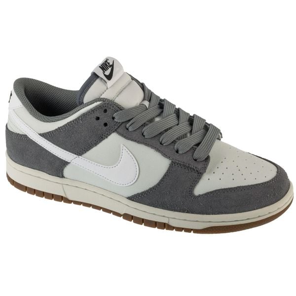 Buty sportowe Sneakersy męskie, Dunk Low Retro SE. Szare buty sportowe na co dzień męskie Nike, m, bez wzorów, retro, bez ramiączek, bez kaptura, trekkingowe. Za 499.99 zł.