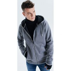 Bluza basic z kapturem - Czarny. Bluzy nierozpinane męskie marki Cropp. Za 99.99 zł.