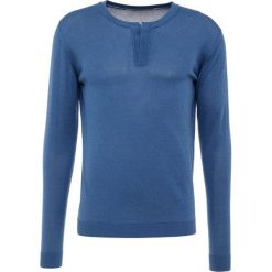 Nuur SERAFINO Sweter blue. Niebieskie swetry męskie Nuur, z bawełny. W wyprzedaży za 735.20 zł.