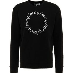 McQ Alexander McQueen CLEAN CREW NECK Bluza darkest black. Bluzy nierozpinane męskie McQ Alexander McQueen. Za 819.00 zł.
