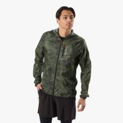 Kurtka wiatrówka treningowa męska Swedemount Packable szybkoschnąca oddychająca. Zielone kurtki męskie SWEDEMOUNT, m, bez wzorów, z softshellu, sportowe, bez ramiączek, bez kaptura. Za 199.99 zł.