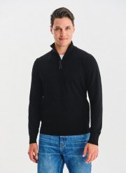 PAKO LORENTE – Czarny sweter z rozpinaną stójką. Czarne swetry męskie Pako Lorente, bez wzorów, z poliesteru, bez kołnierzyka, bez ramiączek. Za 199.99 zł.