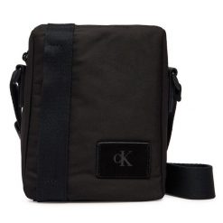 Saszetka Calvin Klein. Czarne saszetki męskie Calvin Klein, bez wzorów, małe. Za 329.99 zł.
