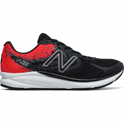 New Balance MPRSMBR2. Czarne buty do biegania męskie New Balance, z materiału. W wyprzedaży za 279.99 zł.