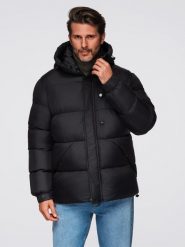 Pikowana męska kurtka z wysoko zapinanym kapturem – czarna V1 - Rozmiar: S. Czarne kurtki męskie Ombre Clothing, na zimę, m, z aplikacjami, z materiału, eleganckie, bez ramiączek. Za 439.99 zł.