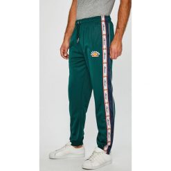Ellesse - Spodnie. Spodnie na co dzień męskie marki Ellesse. W wyprzedaży za 189.90 zł.