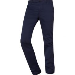 BOSS ATHLEISURE ROGAN Chinosy navy. Eleganckie spodnie męskie BOSS ATHLEISURE. Za 539.00 zł.