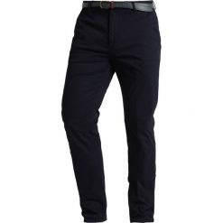 Scotch & Soda MOTT CLASSIC WITH CLEAN OUTLOOK Spodnie materiałowe night. Niebieskie spodnie na co dzień męskie Scotch & Soda, z bawełny. Za 419.00 zł.