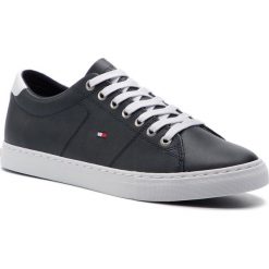 Sneakersy TOMMY HILFIGER - Essential Leather Sneaker FM0FM02203 Midnight 403. Buty sportowe na co dzień męskie marki Tommy Hilfiger. W wyprzedaży za 359.00 zł.