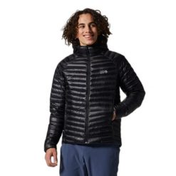 Kurtka turystyczna Mountain Hardwear Ghost Whisperer™. Czarne kurtki męskie MOUNTAIN HARDWEAR, bez wzorów, z puchu, sportowe, bez ramiączek, z kapturem. Za 1,522.50 zł.