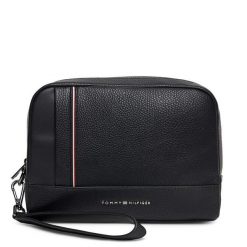 Saszetka Tommy Hilfiger. Czarne saszetki męskie Tommy Hilfiger, bez wzorów, młodzieżowe, małe. Za 249.99 zł.