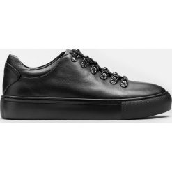 Czarne sneakersy męskie. Buty sportowe na co dzień męskie marki Kazar. Za 449.00 zł.