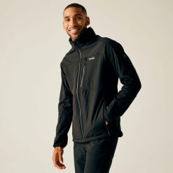 Kurtka męska softshell wodoodporny Mountdale. Czarne kurtki softshell męskie Regatta, m, bez wzorów, z materiału, bez kaptura, trekkingowe. W wyprzedaży za 249.99 zł.