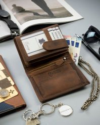 Portfel skórzany tłoczony [DH] N4C-VIN-C brązowy. Brązowe portfele męskie inny, bez wzorów, z nubiku. Za 75.99 zł.