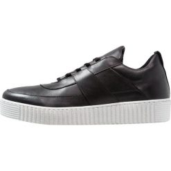 Samsøe & Samsøe VALO Sneakersy niskie black. Czarne buty sportowe na co dzień męskie Samsøe & Samsøe, z materiału. Za 749.00 zł.