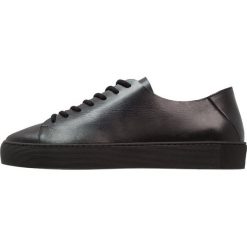 Royal RepubliQ DORIC UNBOUND DERBY SHOE Sneakersy niskie black. Buty sportowe na co dzień męskie marki Royal RepubliQ. Za 669.00 zł.