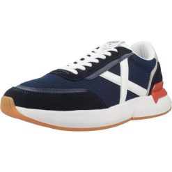 Buty MUNICH VERSUS 116 Niebieski. Niebieskie buty trekkingowe męskie Munich, bez wzorów, ze skóry, bez zapięcia, trekkingowe. Za 390.99 zł.