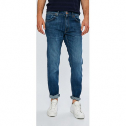 Wrangler - Jeansy Greensboro. Niebieskie jeansy męskie Wrangler, z bawełny. W wyprzedaży za 239.90 zł.