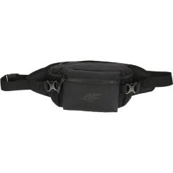 Nerka AKB202 - głęboka czerń. Saszetki męskie marki 4f. Za 79.99 zł.