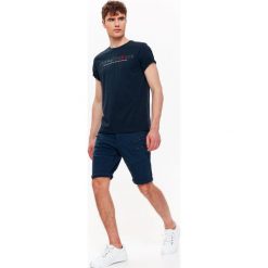 SZORTY MĘSKIE Z OZDOBNYMI SUWAKAMI. Szorty męskie marki TOP SECRET. W wyprzedaży za 49.99 zł.
