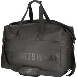 Torba sportowa TPU108 - głęboka czerń. Torby sportowe męskie marki 4f. W wyprzedaży za 99.99 zł.